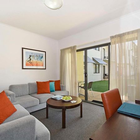 Metro Advance Apartments & Hotel Darwin Bagian luar foto