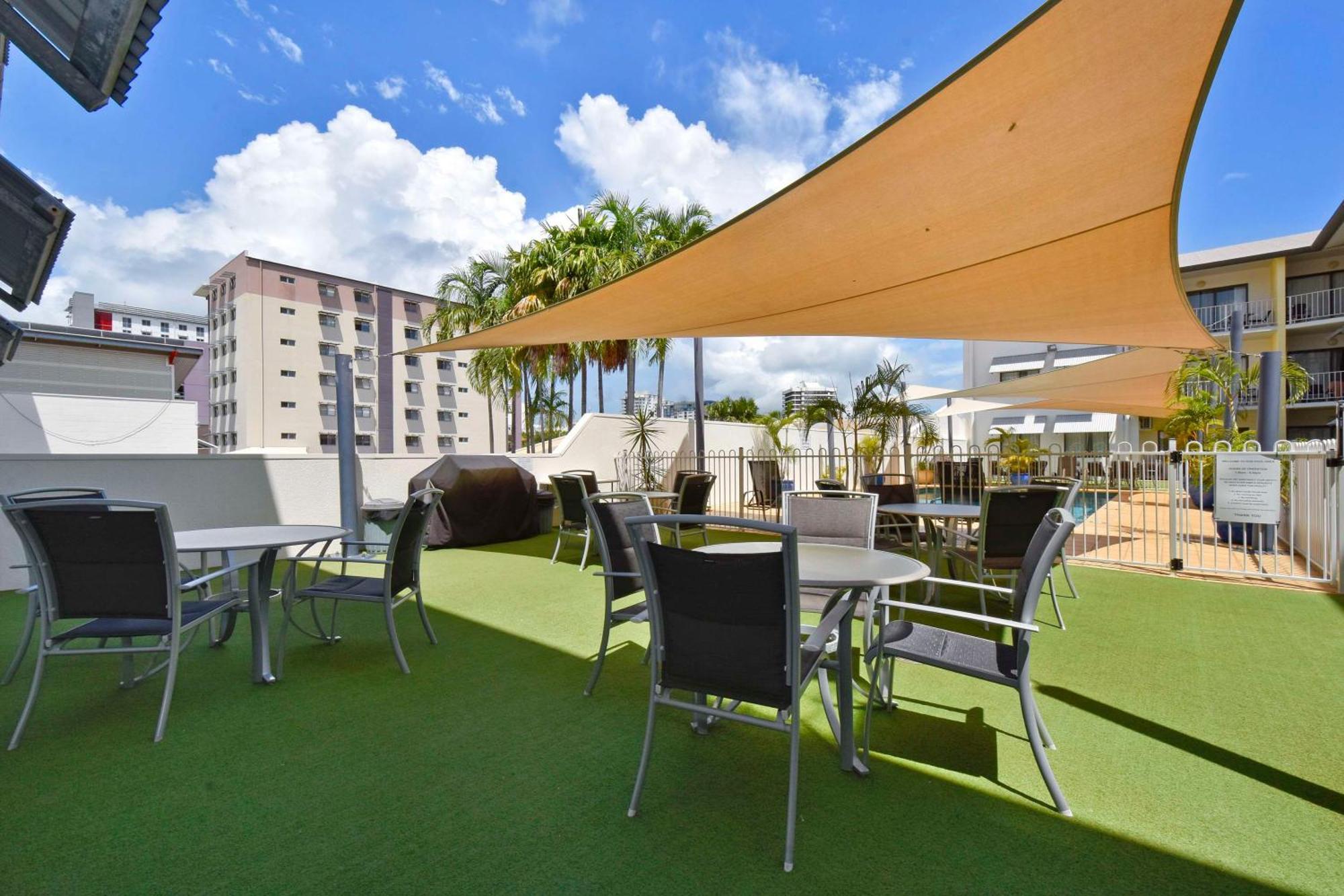 Metro Advance Apartments & Hotel Darwin Bagian luar foto