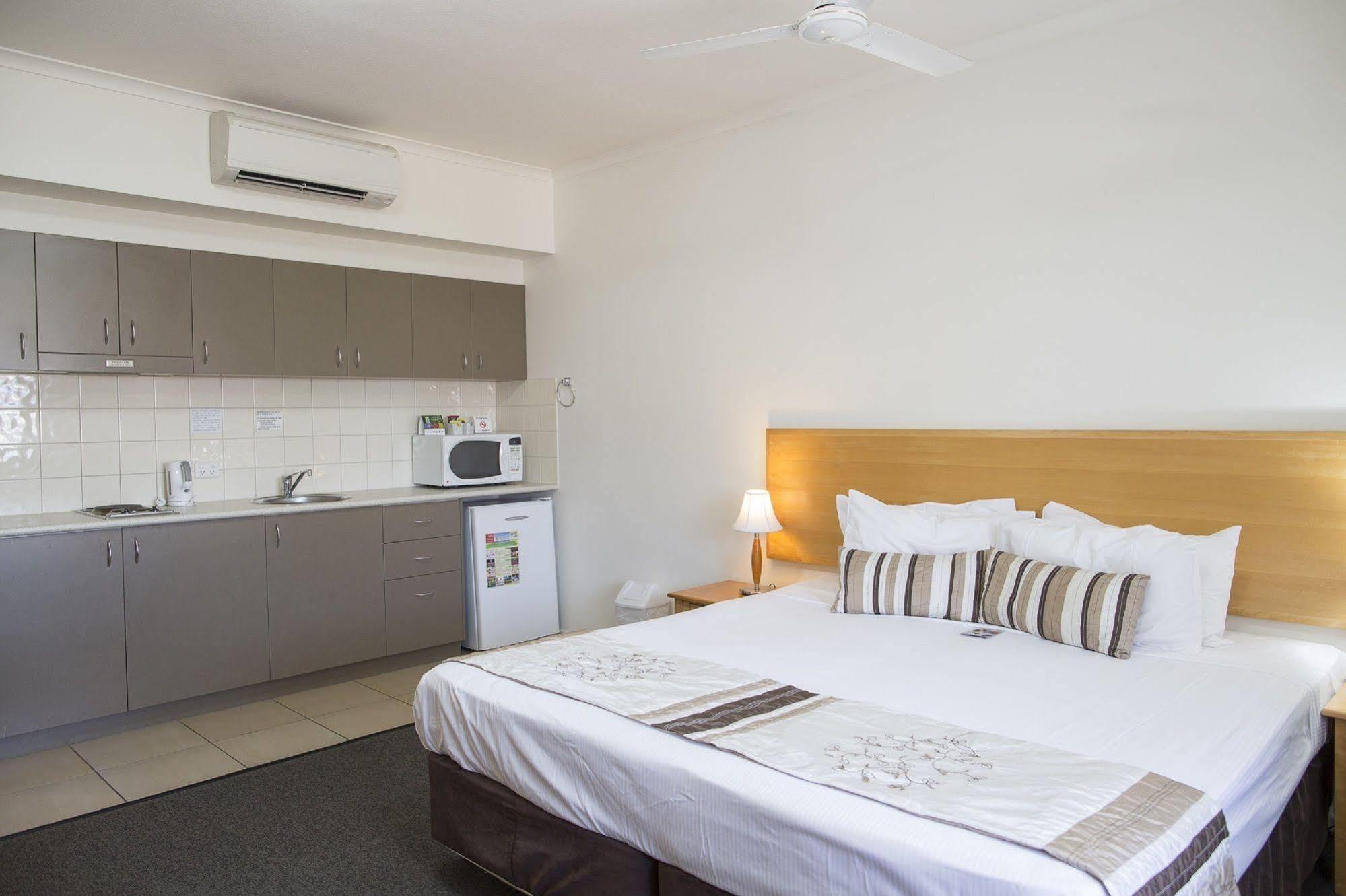 Metro Advance Apartments & Hotel Darwin Bagian luar foto